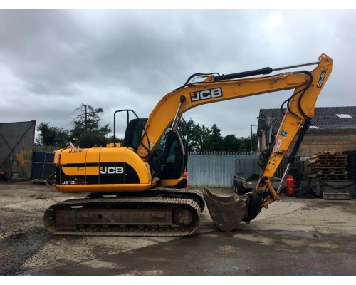 Гусеничный экскаватор JCB JS 130 Гусеничный экскаватор JCB JS 130