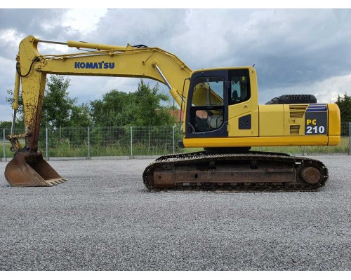 Гусеничный экскаватор Komatsu PC210 Гусеничный экскаватор Komatsu PC210
