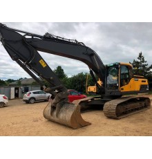 Гусеничный экскаватор Volvo EC250D