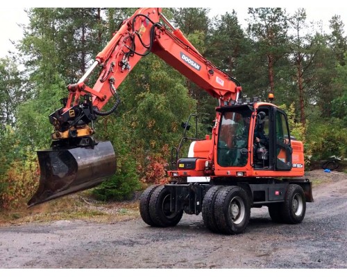 Колесный экскаватор Doosan DX160X Колесный экскаватор Doosan DX160X