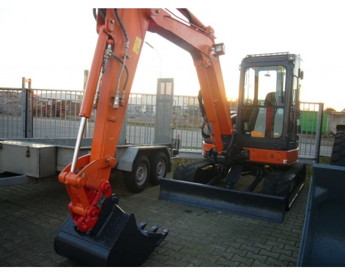 Мини-экскаватор Hitachi ZX40U Мини-экскаватор Hitachi ZX40U
