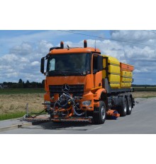 Поливомоечная машина Mercedes
